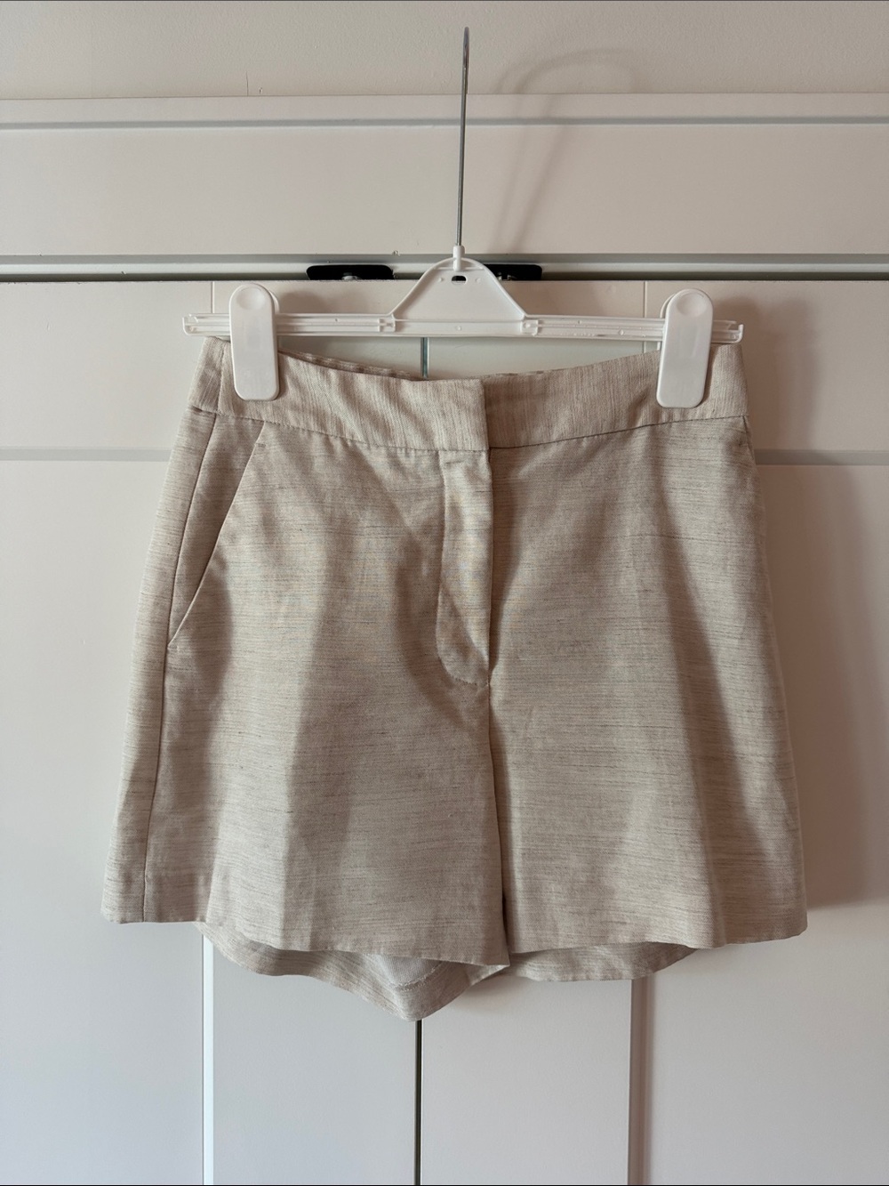 ARITZIA Wilfred PowerLinen™ Shorts 
Tailored Linen Shorts Never Worn